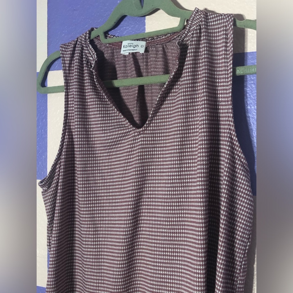 NWOT Kaileigh Red and White Gingham Notch Collar Top - Size L